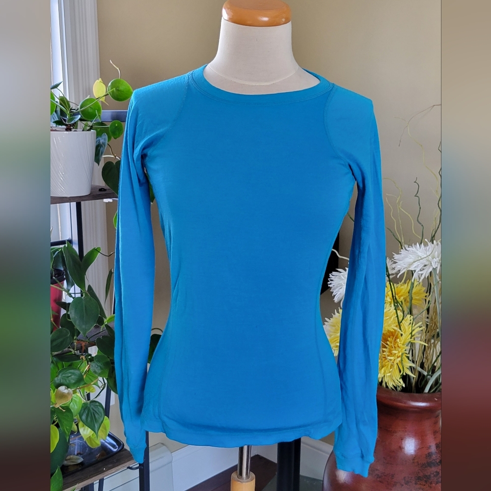 MEC Womens 100% Merino Baselayer top